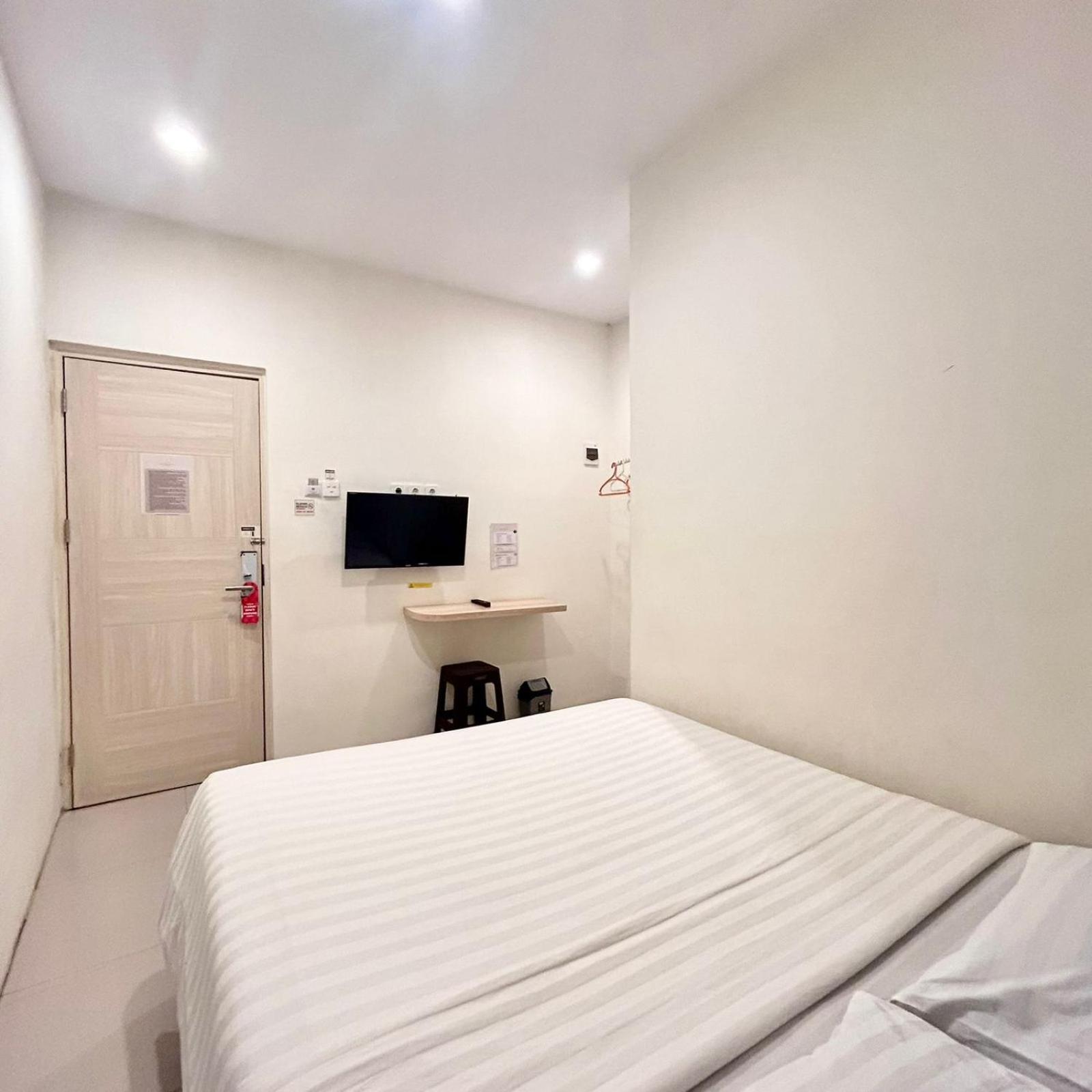 Priority Guest House Samarinda Buitenkant foto
