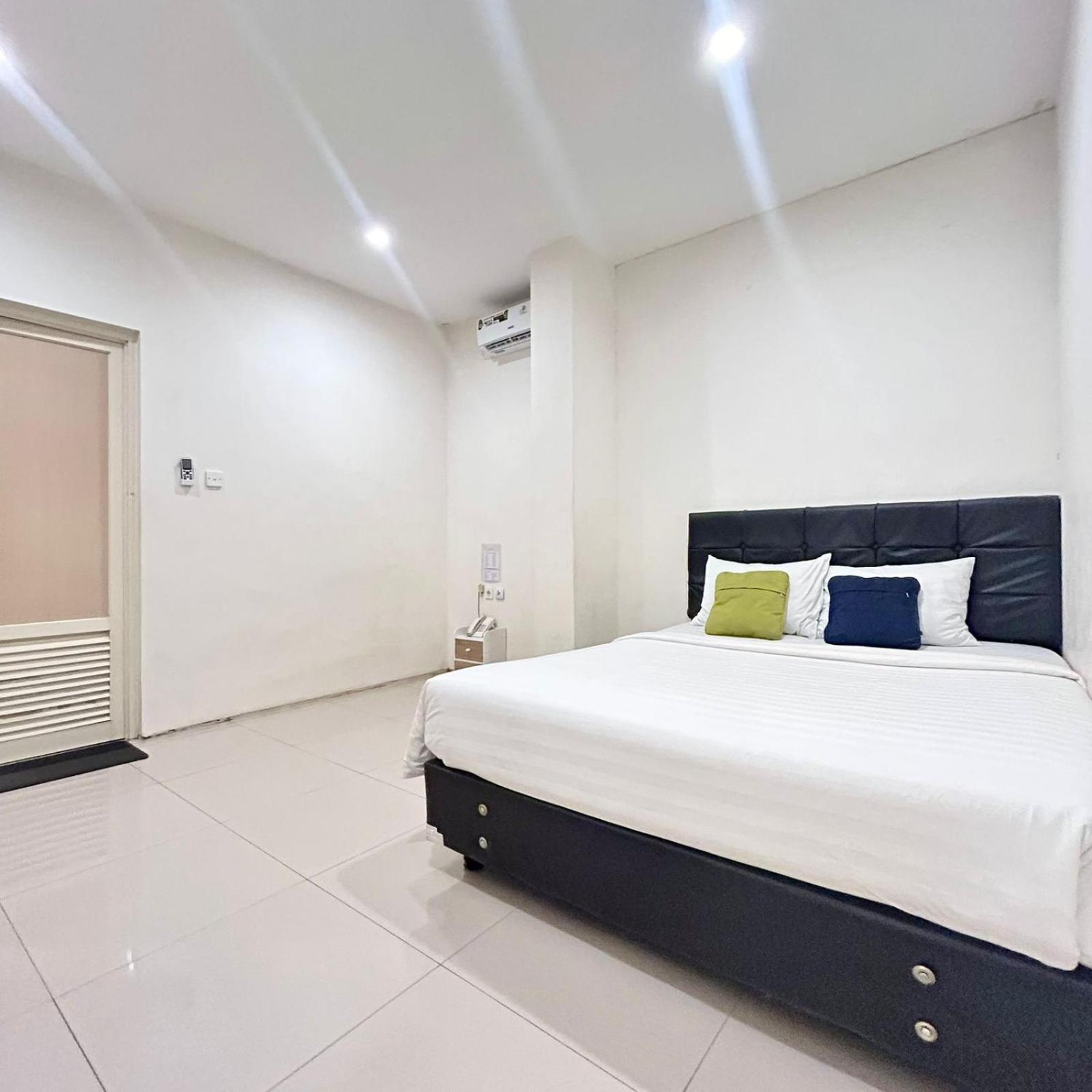 Priority Guest House Samarinda Buitenkant foto