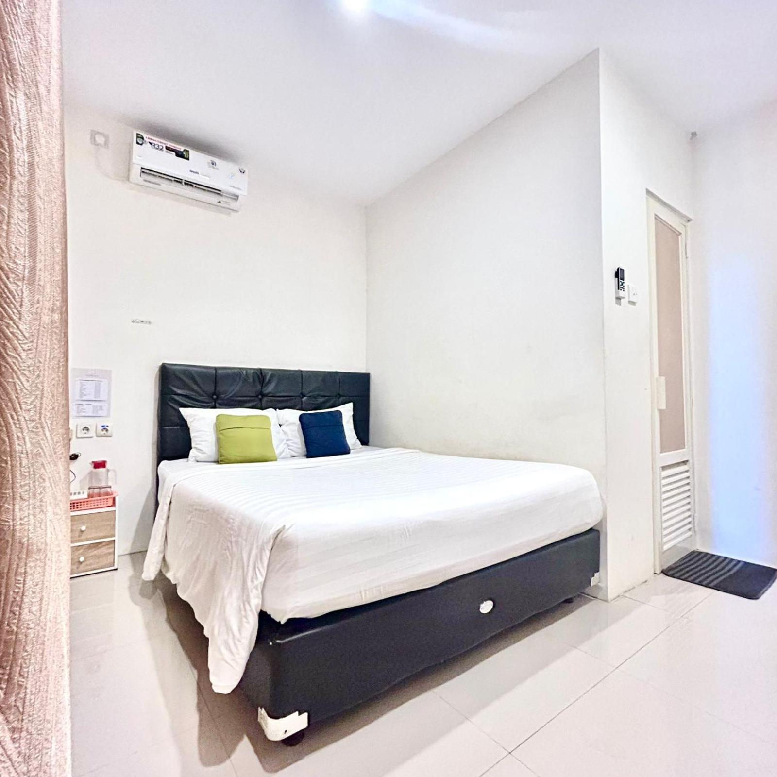 Priority Guest House Samarinda Buitenkant foto