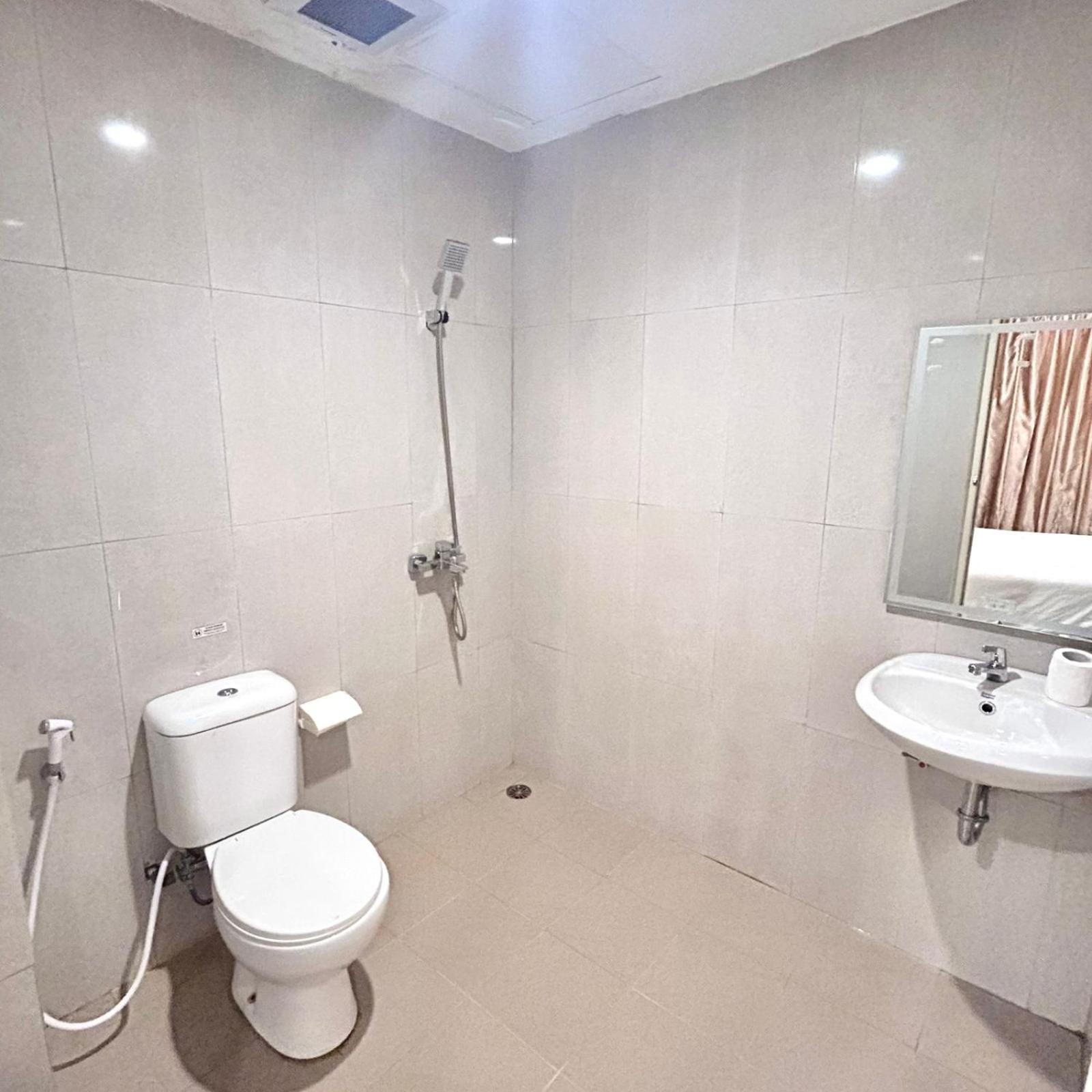 Priority Guest House Samarinda Buitenkant foto