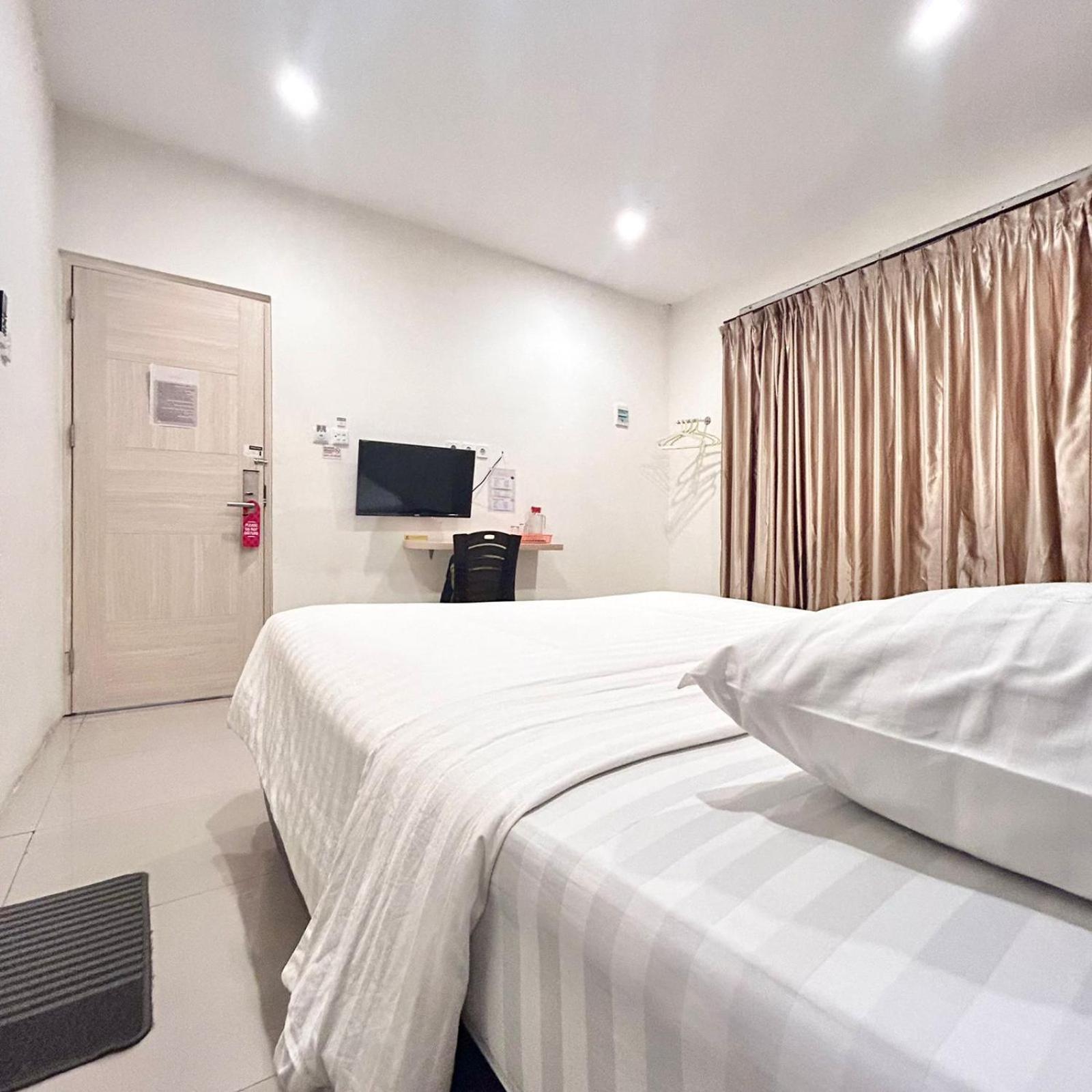 Priority Guest House Samarinda Buitenkant foto